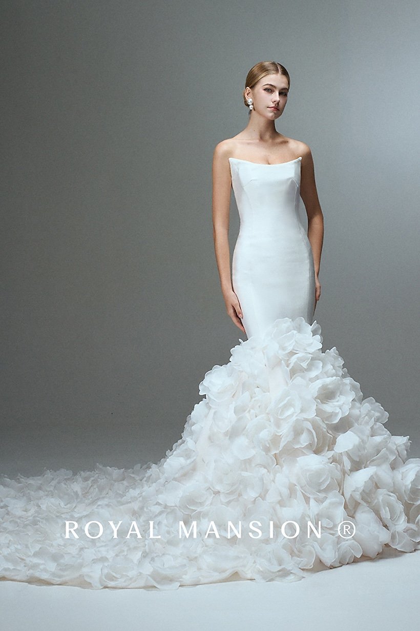 2026-婚紗推薦-高訂婚紗-婚紗款式-緞面立體花瓣魚尾禮服-2-蘿亞婚紗-台北