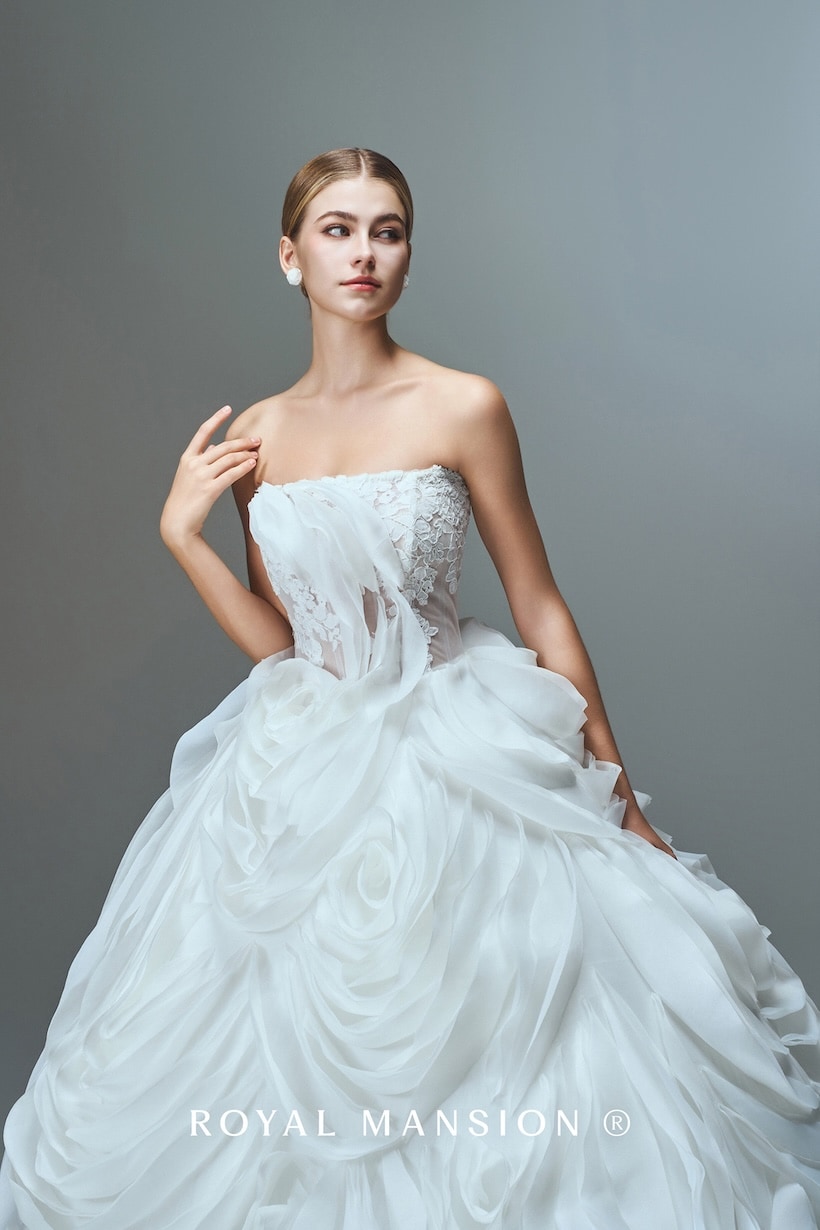 2026-婚紗推薦-高訂婚紗-婚紗款式-蕾絲花瓣澎裙禮服-2-蘿亞婚紗-台北