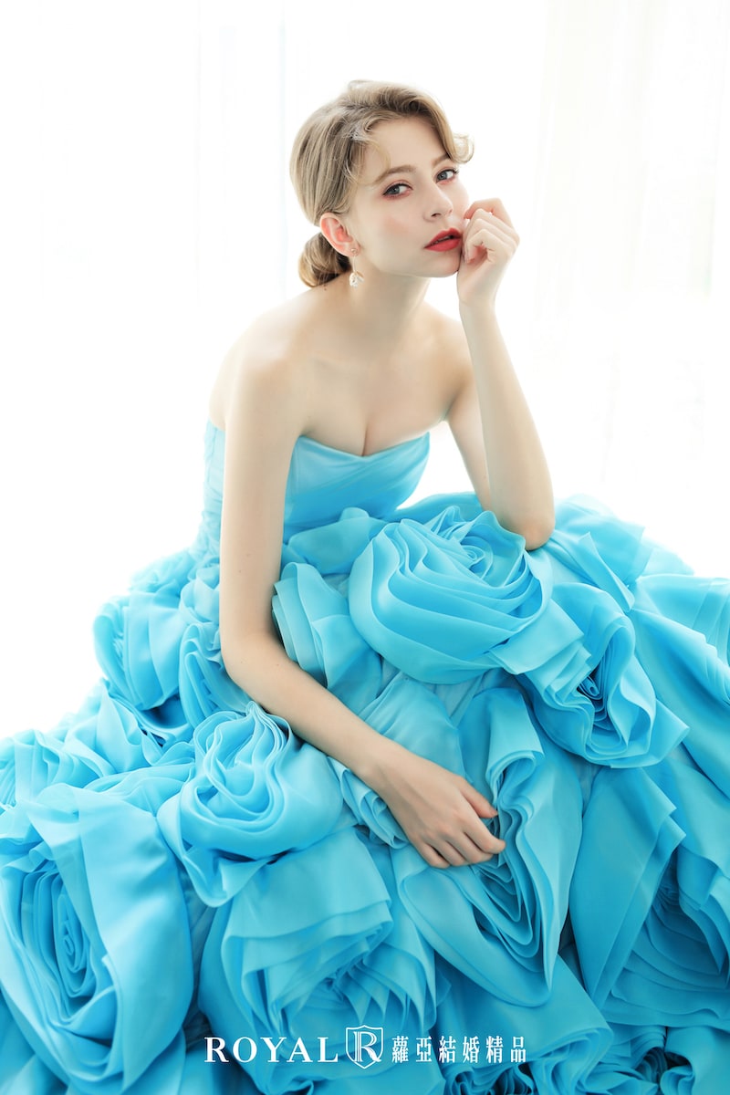 婚紗-禮服-顏色-多巴胺色系-藍色禮服-2-蘿亞婚紗-台北