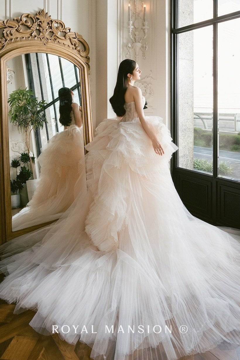 法式婚紗-高訂婚紗-多穿式婚紗-2-蘿亞婚紗-台北 蘿亞法式高訂婚紗-3-多穿式婚紗背面